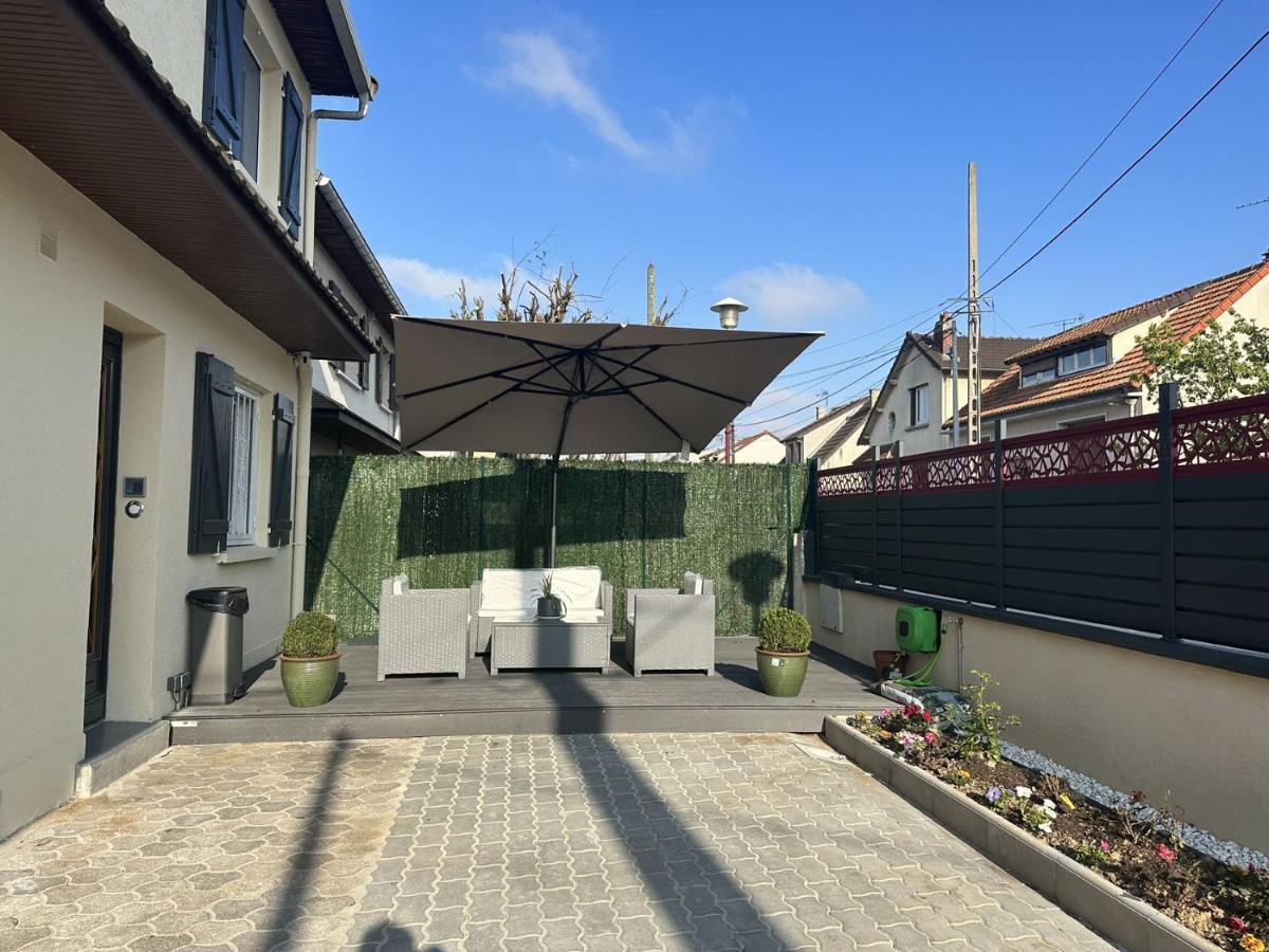 Chambre Pour 2 Personnes Avec Lit Separe Dans La Banlieue Parisienne Bondy Buitenkant foto
